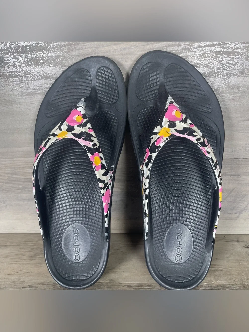 Oofos Womens 10 Floral Leopard Animal Print Thong Sandals Comfort Lightweight